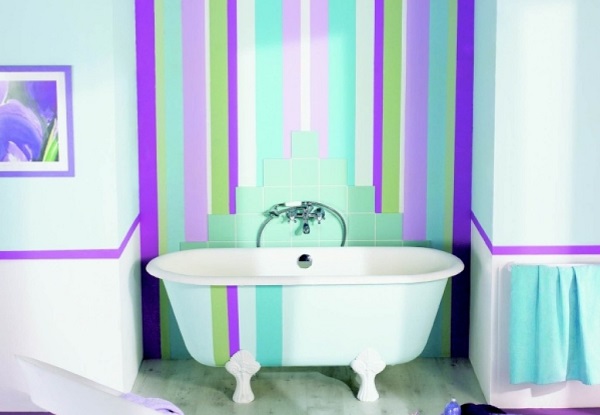 Покраска стен в ванной: особенности и преимущества